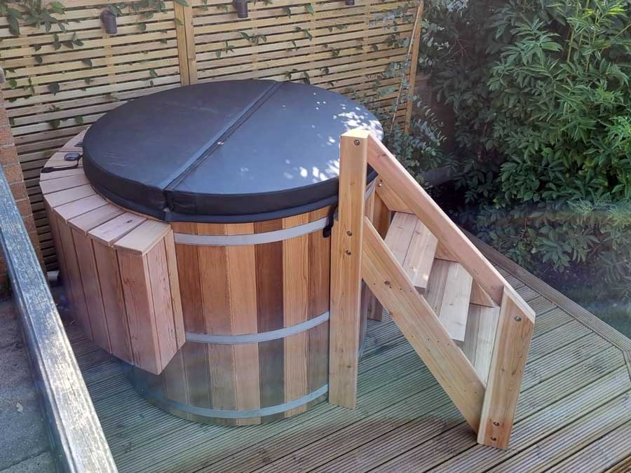 Aurora Cedar Wood Hot Tub (4 Person)