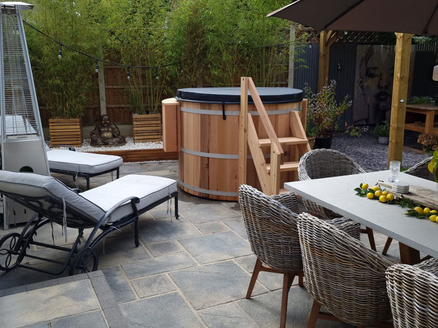 Aurora Cedar Wood Hot Tub (6 Person)